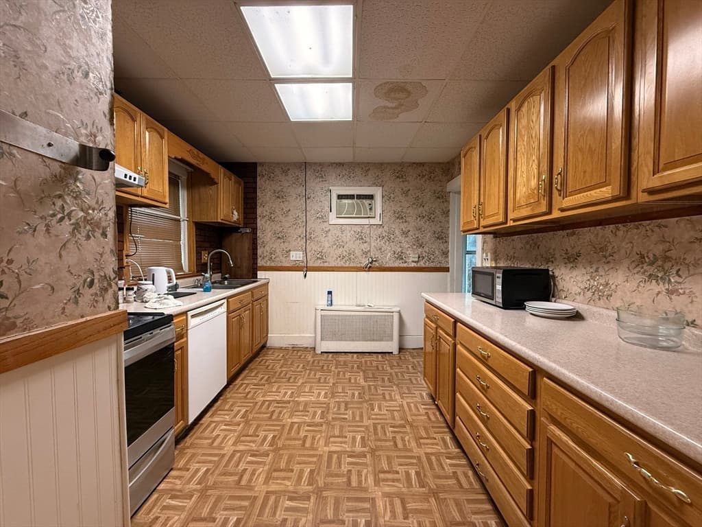 18 Pleasant St, Fitchburg MA 01420 photo 3