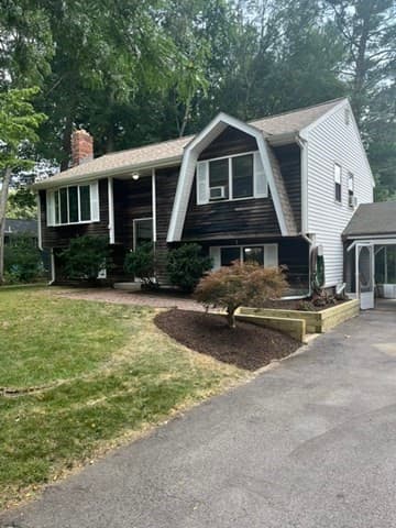 35 Mc Keon Drive, North Attleboro MA 02760