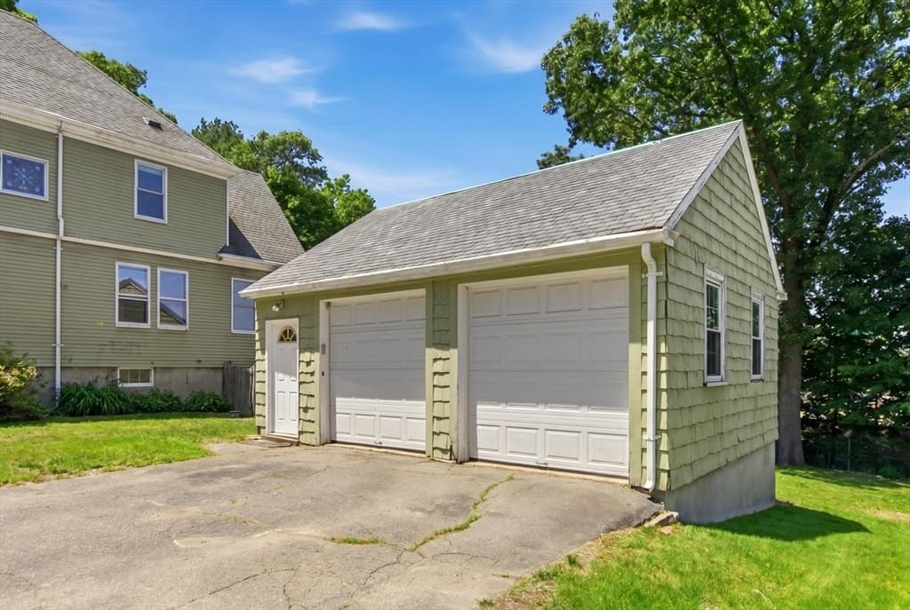 Single Family Residence at 305 Central St, Newton MA 02466, photo 2 of 38