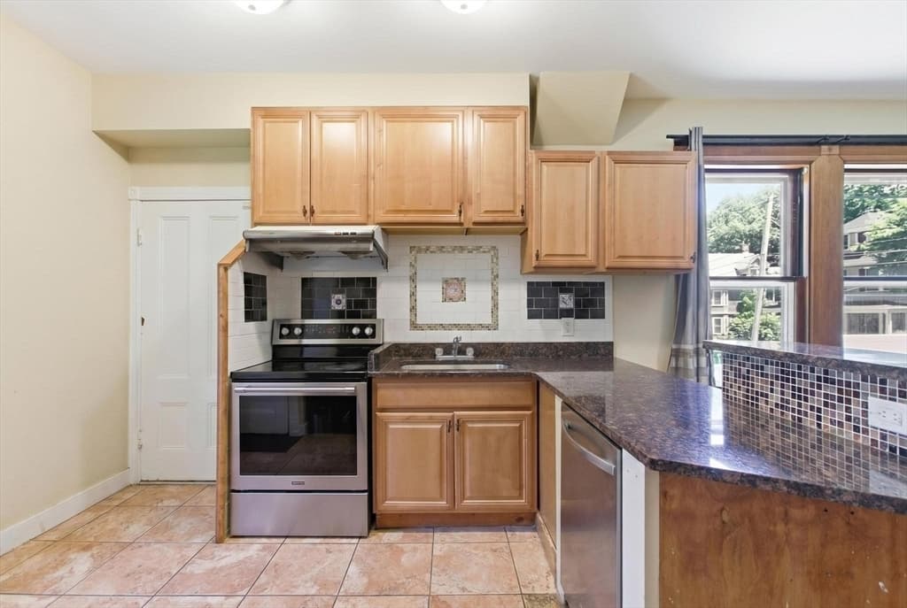 Single Family Residence at 305 Central St, Newton MA 02466, photo 5 of 38