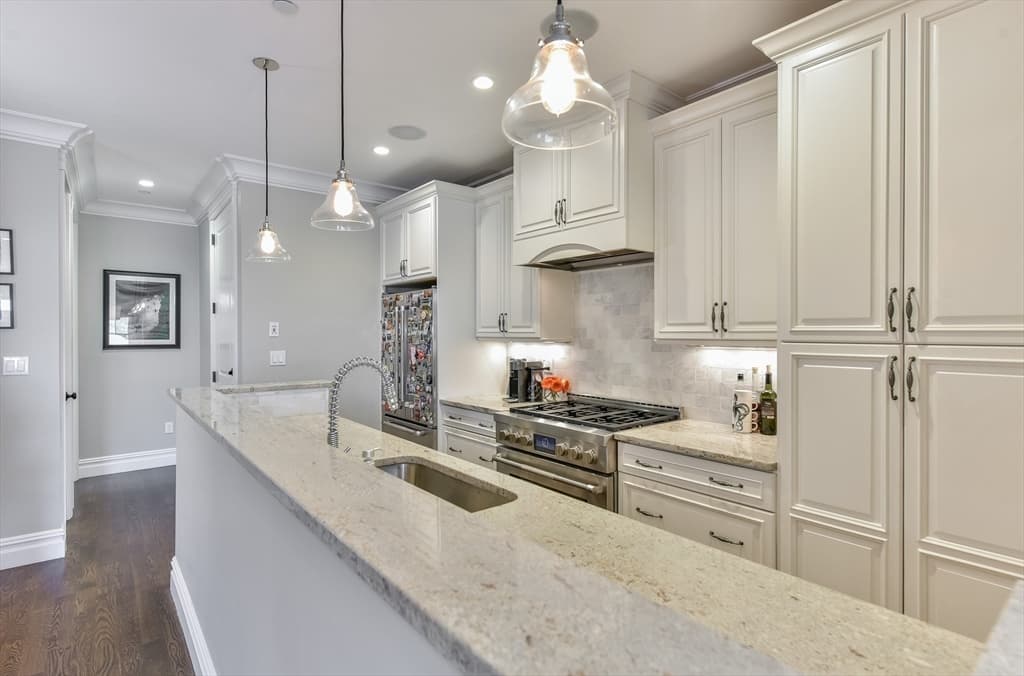Condominium at 9 M St # 2, Boston MA 02127, photo 10 of 26