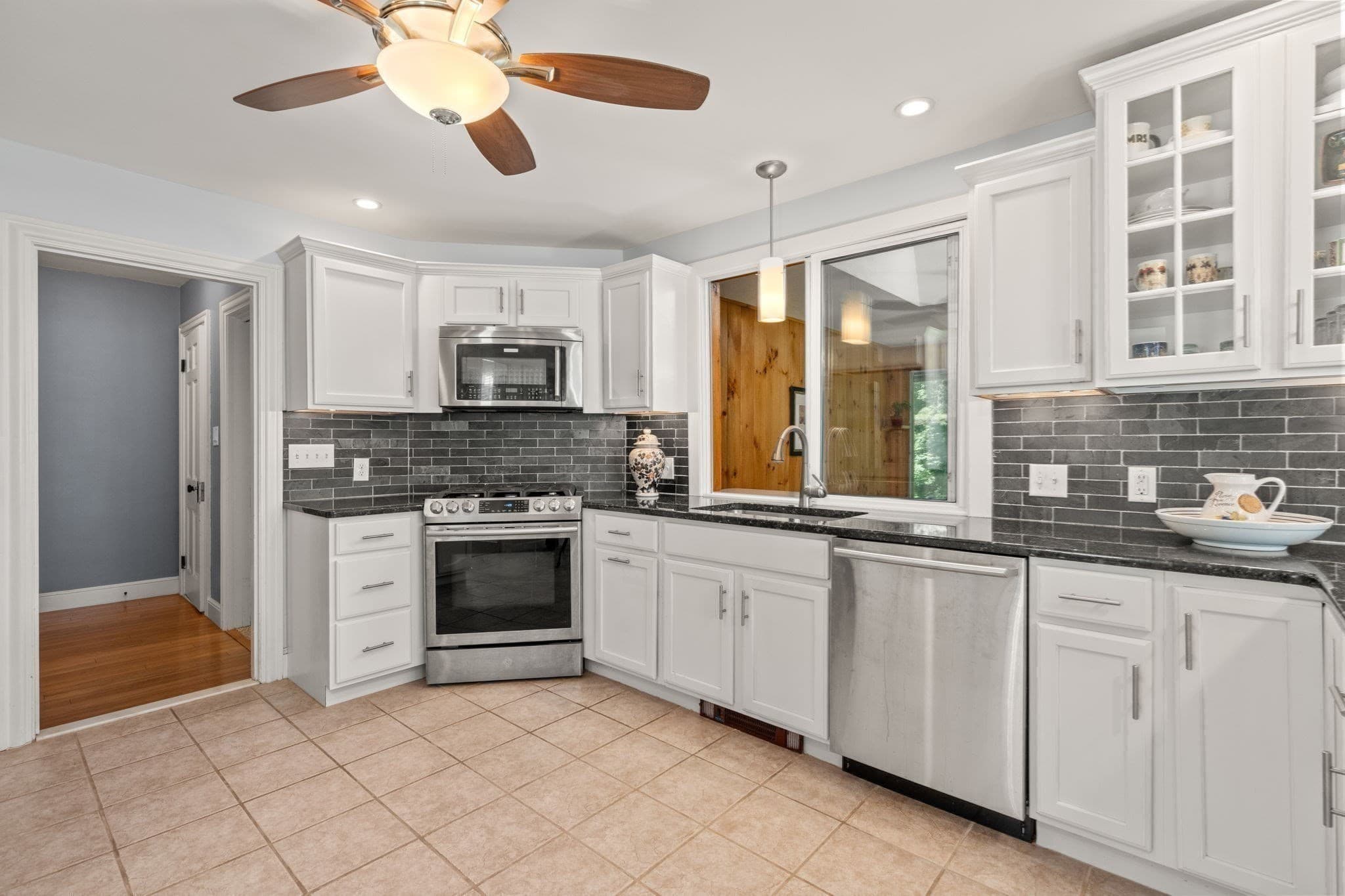 Single Family Residence at 119 Newton Ave N, Worcester MA 01609, Worcester, photo 14 of 40