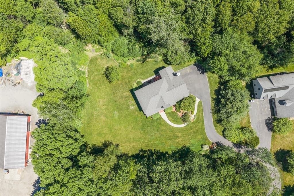 Single Family Residence at 5 Laury Lane, Littleton MA 01460, Littleton, photo 4 of 42