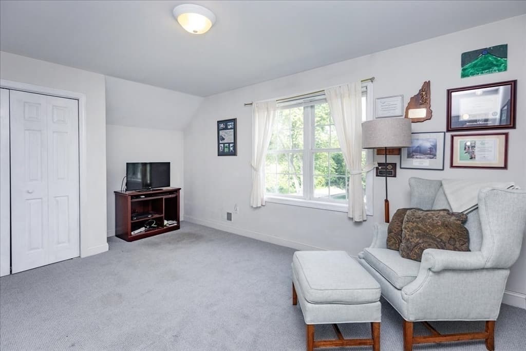 Single Family Residence at 16 Dunlin Way, Portsmouth NH 03801, Portsmouth, photo 25 of 42