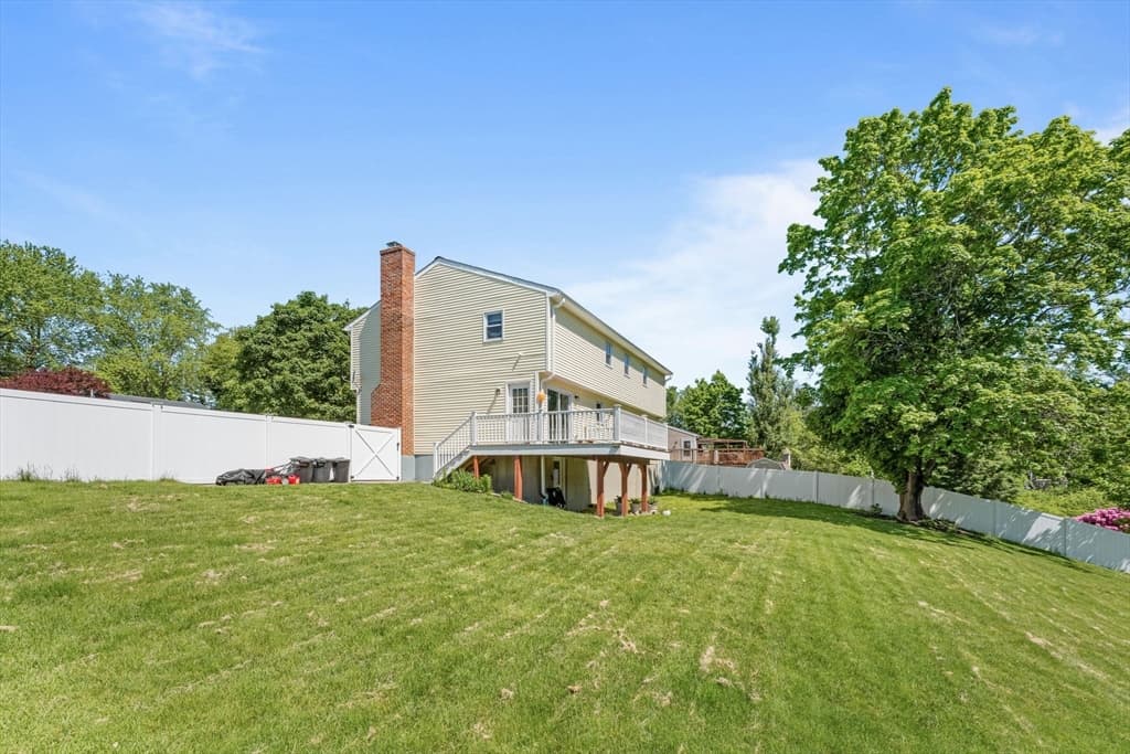 15 Old Farm Rd, Spencer MA 01562