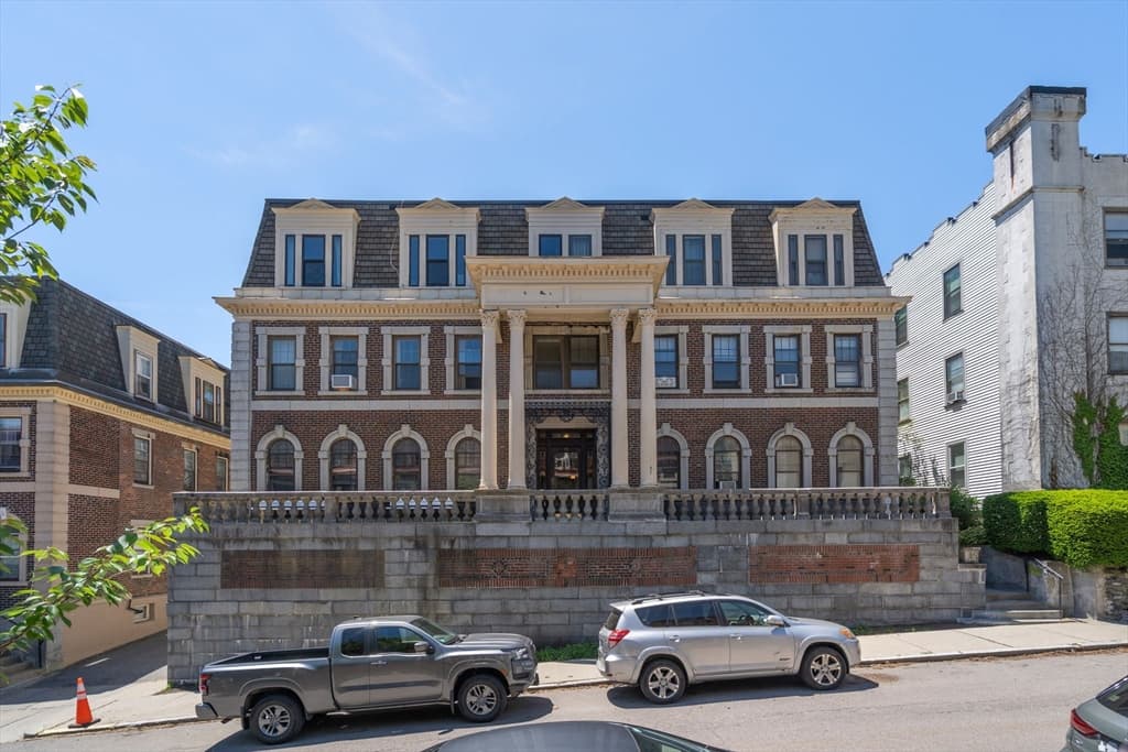 Condominium at 15 Bellvista Road # 2, Boston MA 02135, photo 21 of 22