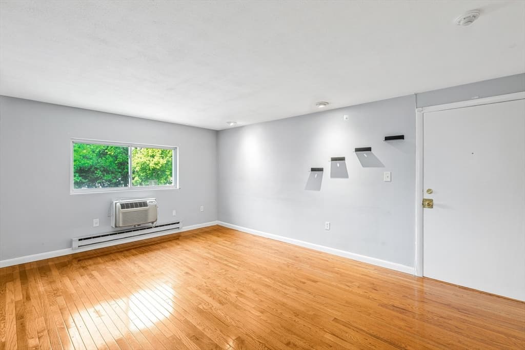 Condominium at 7 Glen Ave # 11, Chelmsford MA 01824, Chelmsford, photo 2 of 14