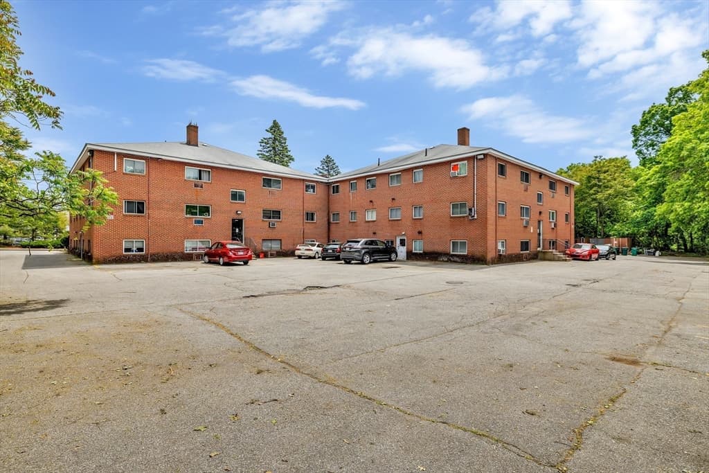 Condominium at 7 Glen Ave # 11, Chelmsford MA 01824, Chelmsford, photo 13 of 14