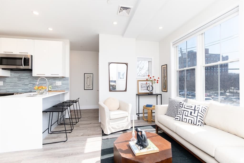 Condominium at 70 Bremen Street # 201, Boston MA 02128, photo 3 of 27
