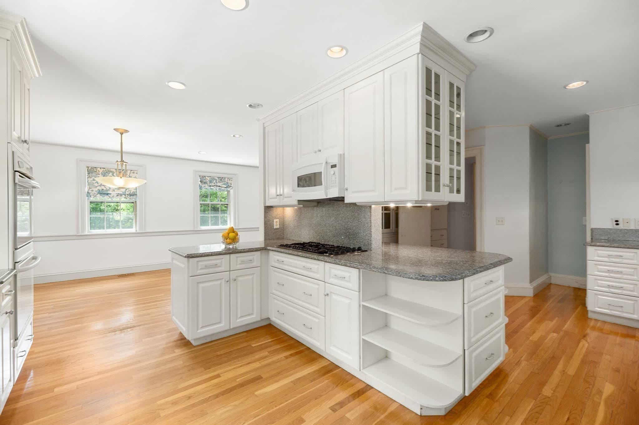 Single Family Residence at 159 Woodland Mead, Hamilton MA 01982, photo 16 of 42