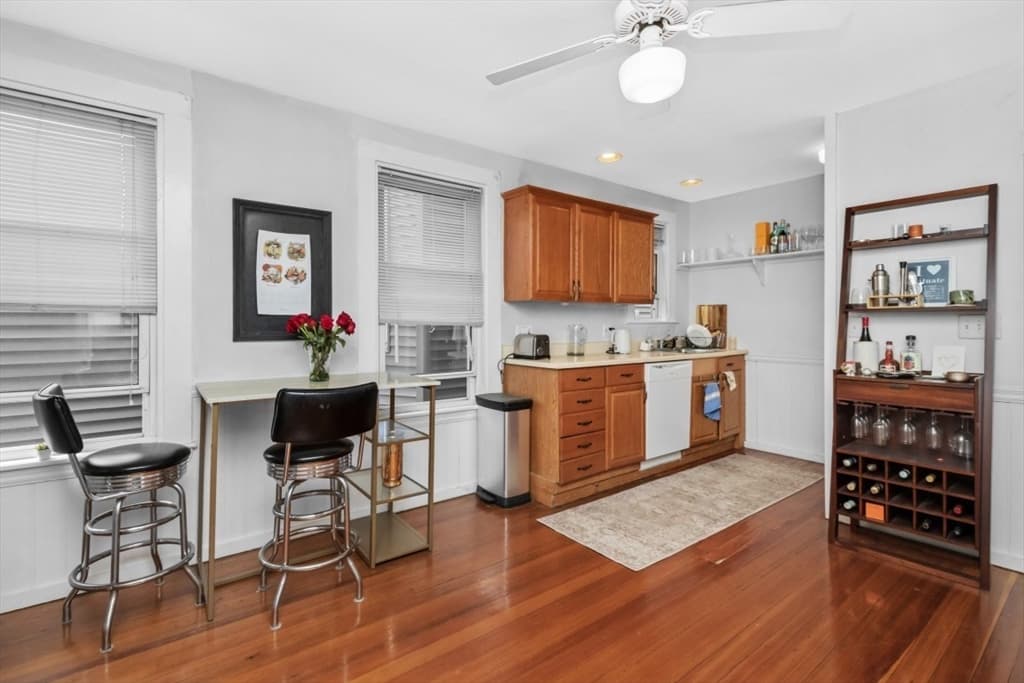 3 Family at 725 East 3rd St, Boston MA 02127, Boston, photo 11 of 41