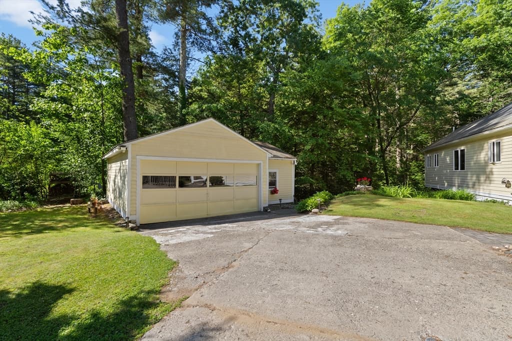 64 Lakeside Dr, Groton MA 01450 photo 5