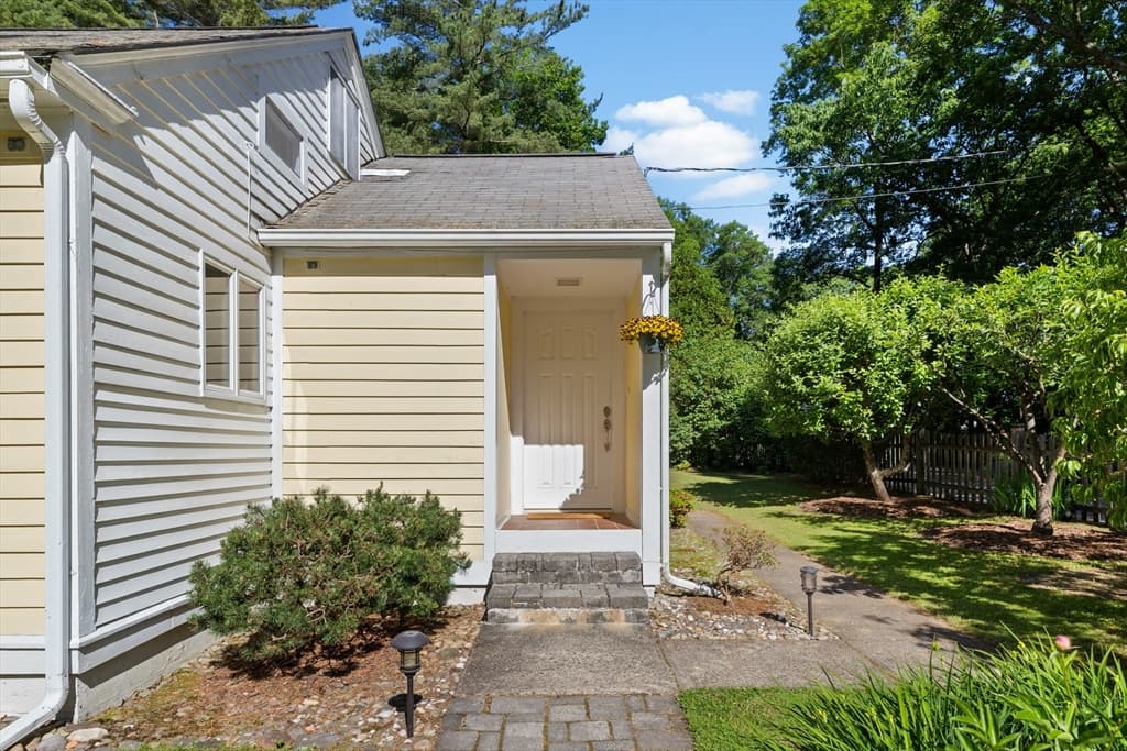 64 Lakeside Dr, Groton MA 01450 photo 8