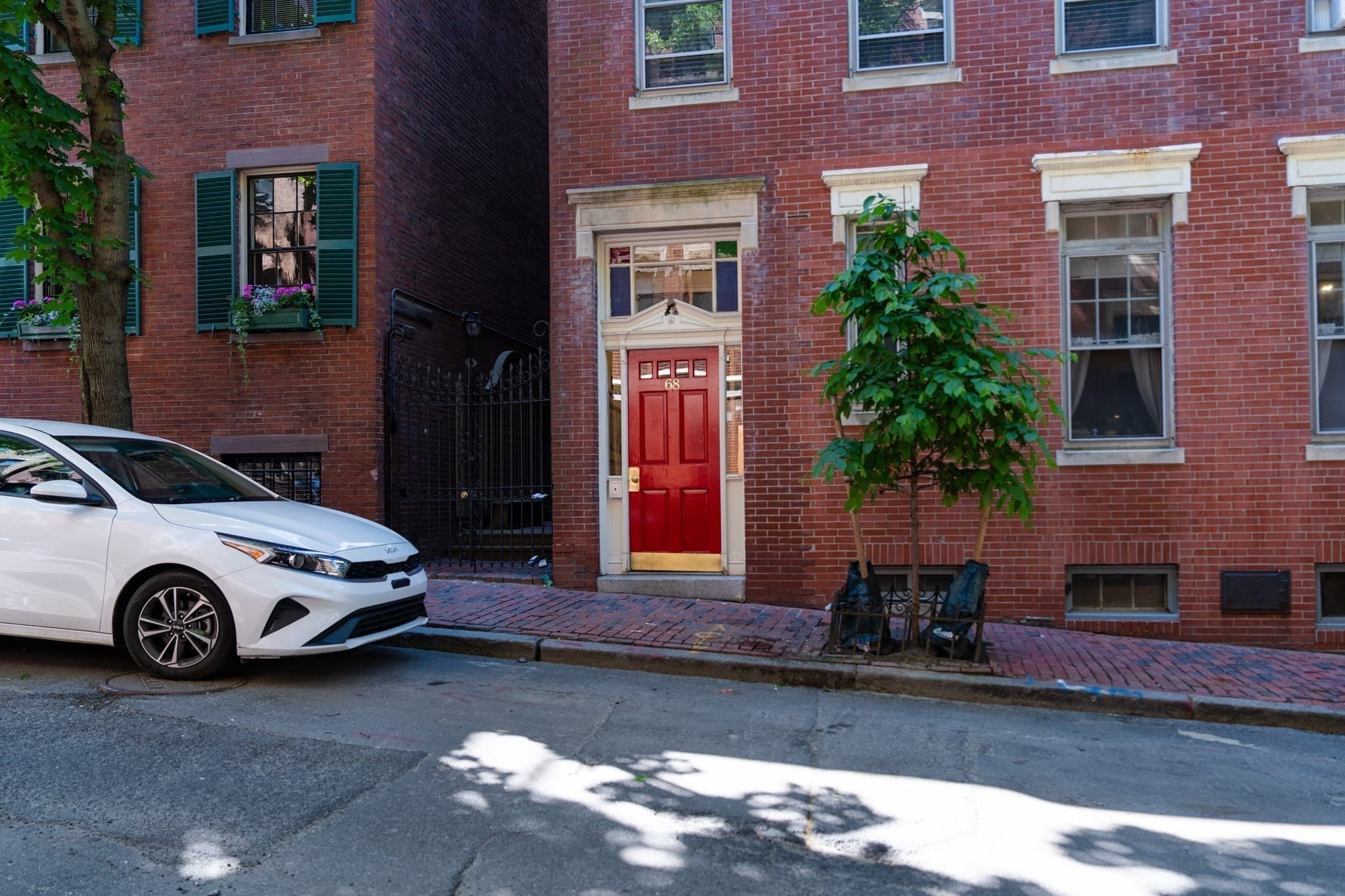 Condominium at 68 Phillips St # 6, Boston MA 02114, photo 16 of 17