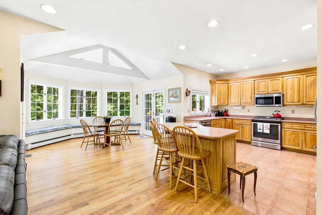 15 Erin Way, Middleton MA 01949 photo 6