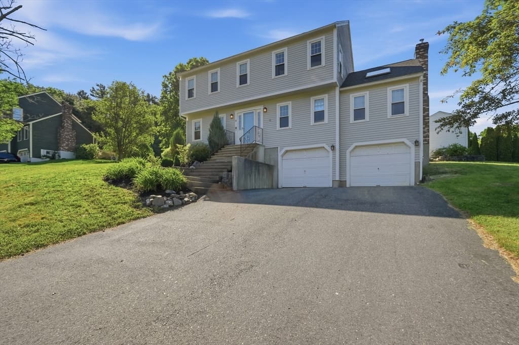 Single Family Residence at 4 Tracy Ann Drive, Grafton MA 01536, Grafton, photo 2 of 35