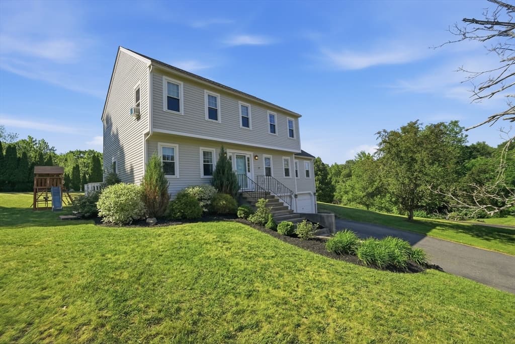 Single Family Residence at 4 Tracy Ann Drive, Grafton MA 01536, Grafton, photo 3 of 35