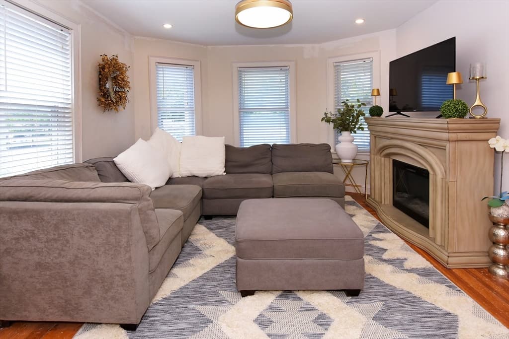 Single Family Residence at 435 Cabot St # B, Beverly MA 01915, Beverly, photo 6 of 37