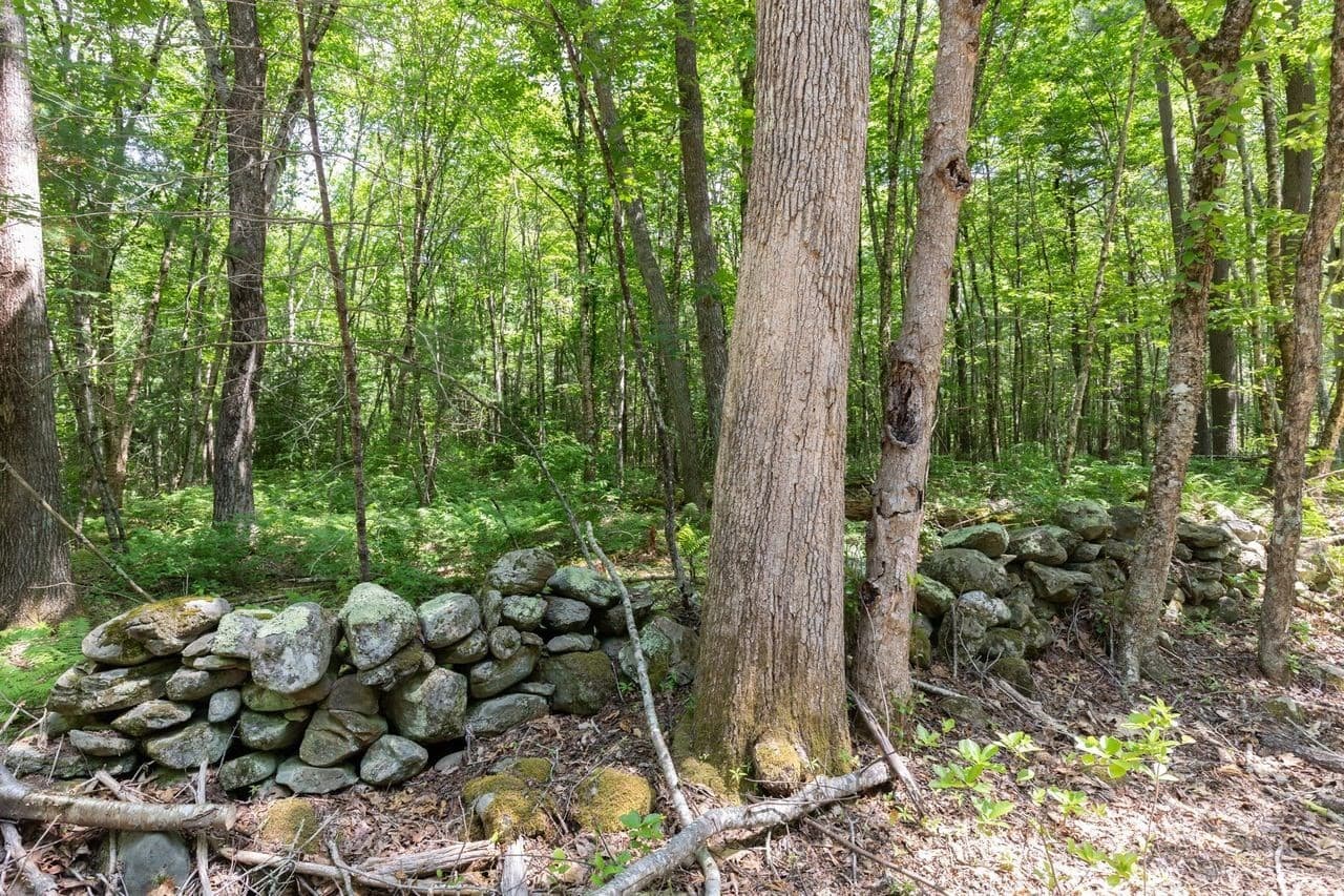 Residential at 31 Parsonage Rd, Plympton MA 02367, photo 2 of 4