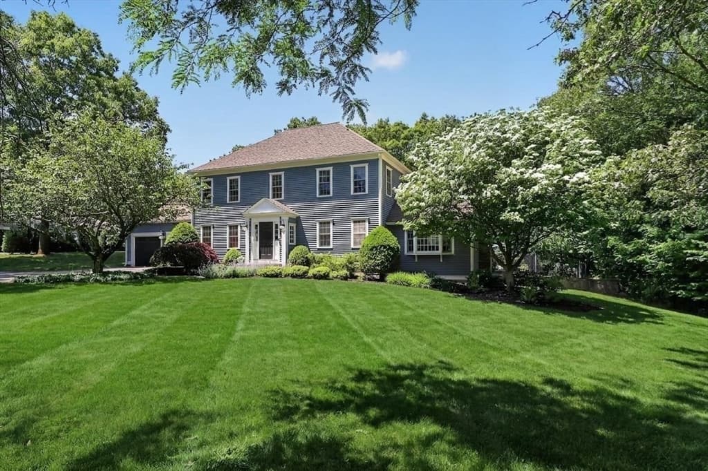 14 Isaac Sprague Drive, Hingham MA 02043