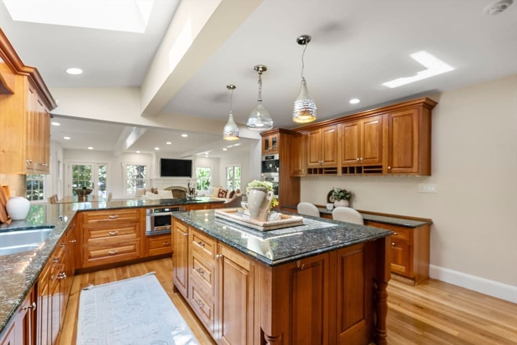 Single Family Residence at 1 Kenilworth Circle, Wellesley MA 02482, photo 12 of 33
