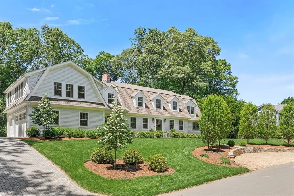 39 Fairbanks Ave, Wellesley MA 02481