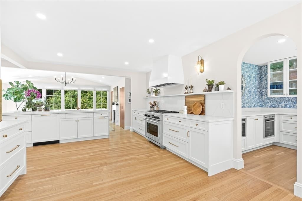 Single Family Residence at 39 Fairbanks Ave, Wellesley MA 02481, Wellesley, photo 9 of 42