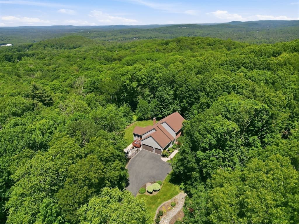 2 Highview Cir, Wilbraham MA 01095 photo 4