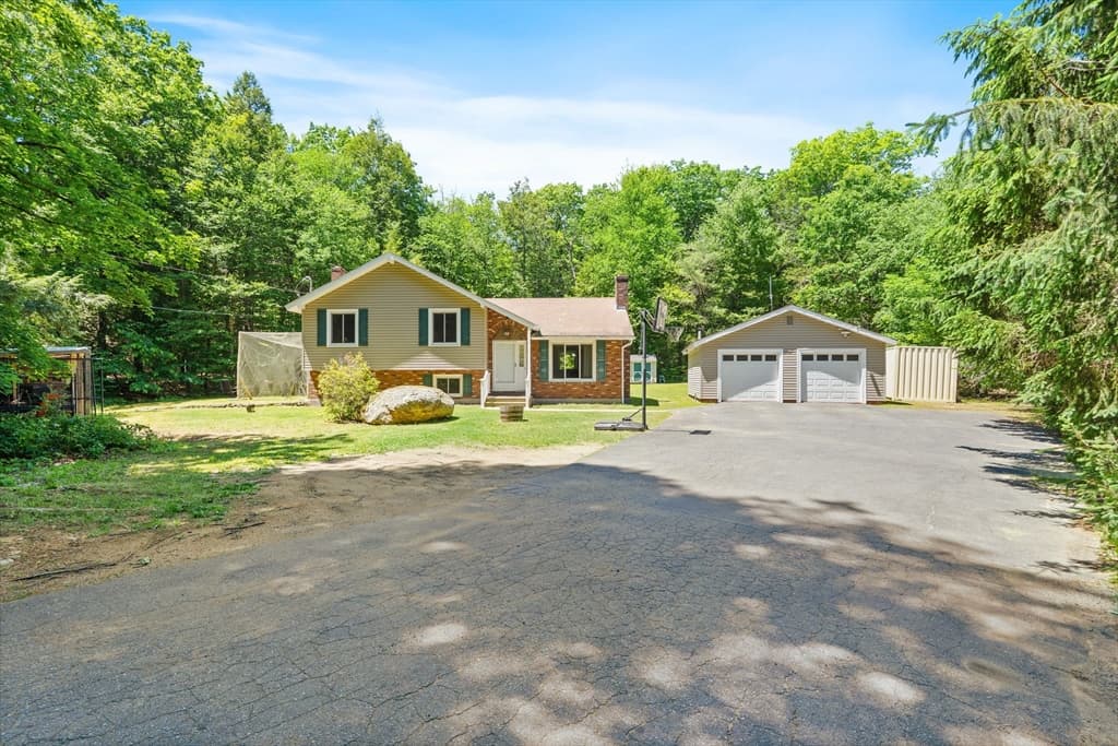 Single Family Residence at 90 Oakmont Ave, Westminster MA 01473, Westminster, photo 2 of 32