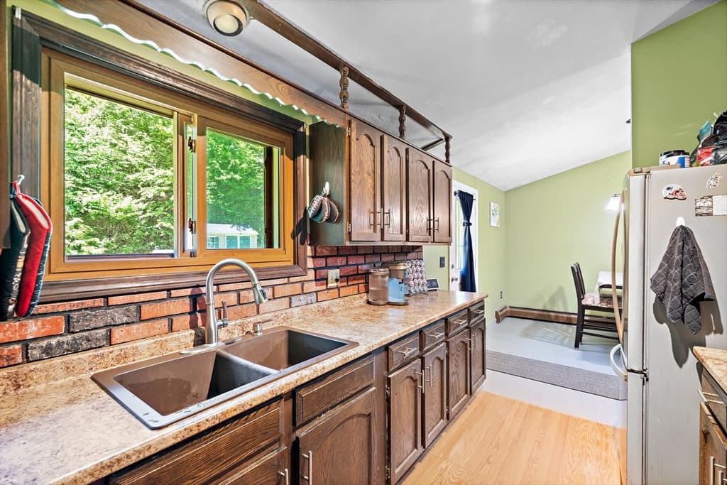 Single Family Residence at 90 Oakmont Ave, Westminster MA 01473, Westminster, photo 7 of 32