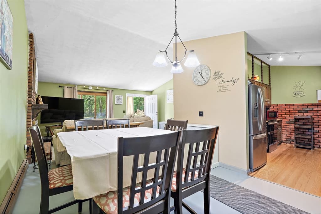 Single Family Residence at 90 Oakmont Ave, Westminster MA 01473, Westminster, photo 9 of 32