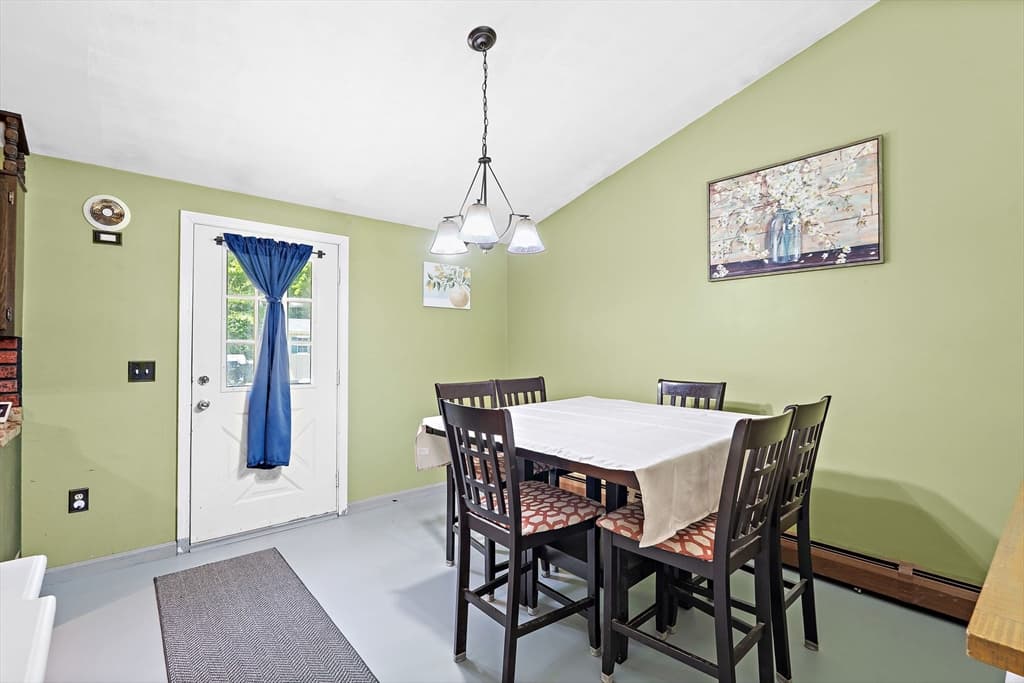 Single Family Residence at 90 Oakmont Ave, Westminster MA 01473, Westminster, photo 10 of 32