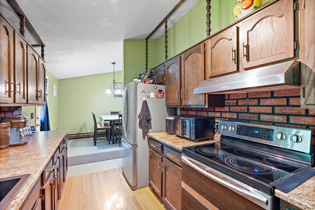 Single Family Residence at 90 Oakmont Ave, Westminster MA 01473, Westminster, photo 8 of 32