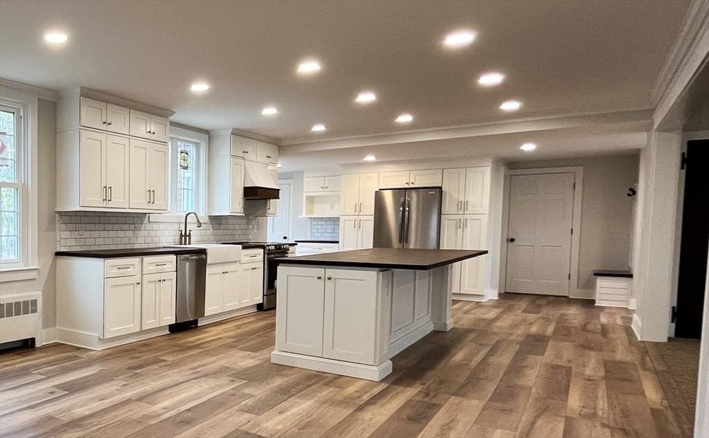 Single Family Residence at 200 Highcrest Rd, Fall River MA 02720, Fall River, photo 2 of 41
