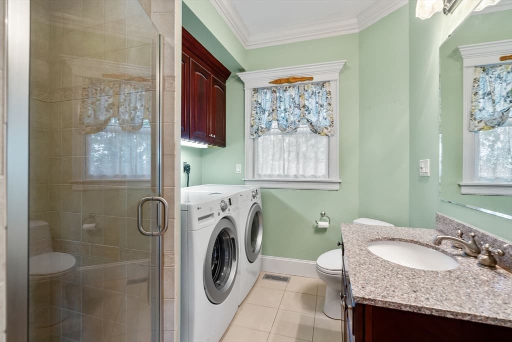 Single Family Residence at 43 Andrew Ave, Hull MA 02045, Hull, photo 16 of 38