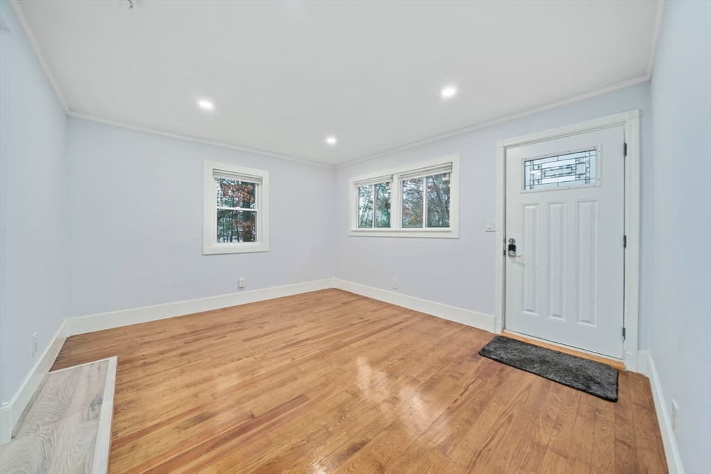 73 Laurie Ave, Abington MA 02351 photo 2