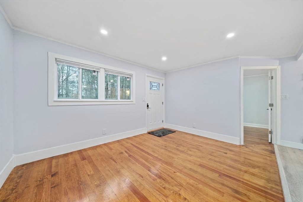 73 Laurie Ave, Abington MA 02351 photo 3