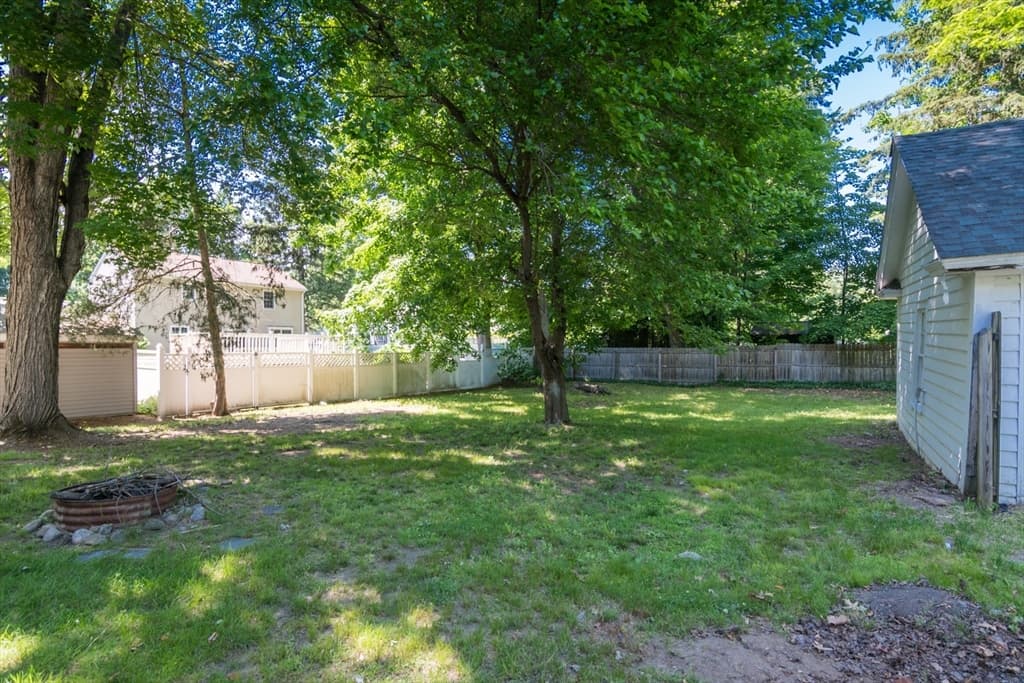2306 Wilbraham Rd, Springfield MA 01129 photo 28