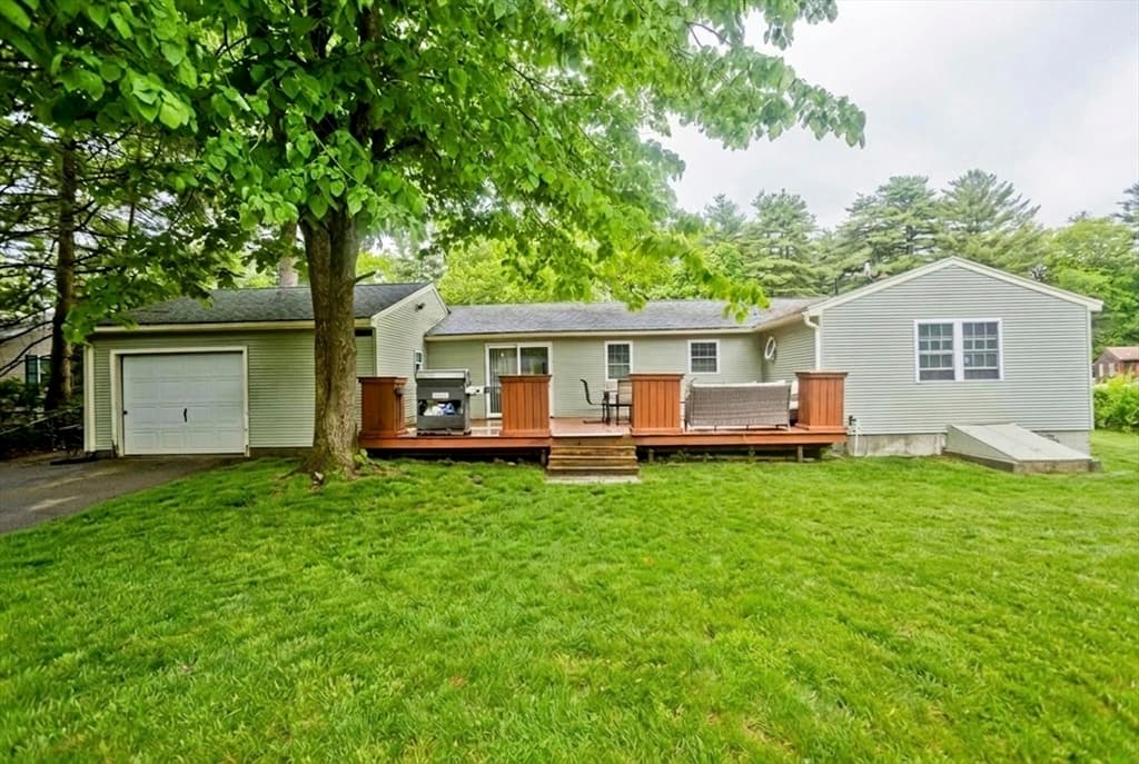 91 Spikenard Cir, Springfield MA 01129 photo 2