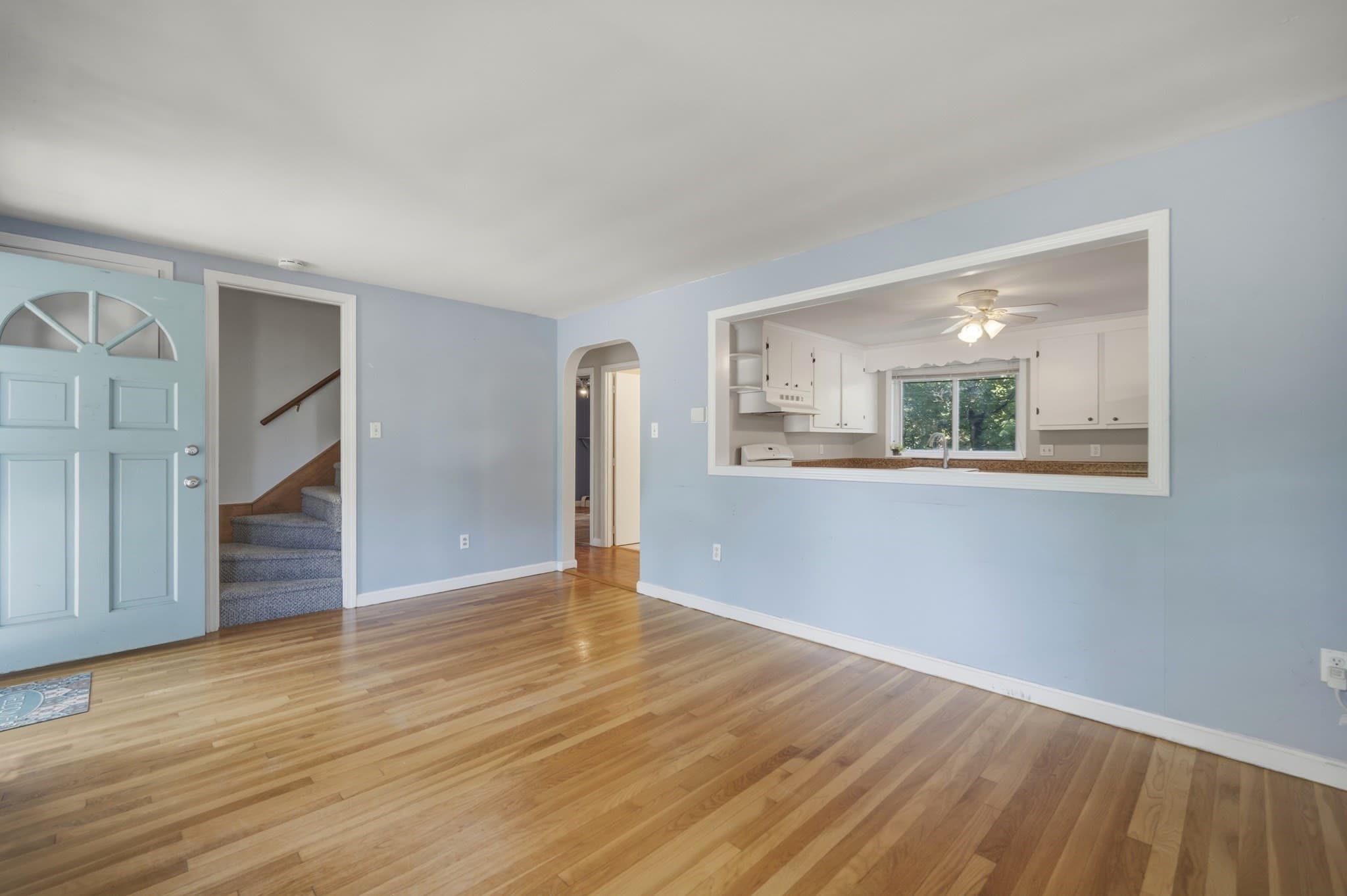 Single Family Residence at 26 Sunset Rd, Dracut MA 01826, photo 6 of 40