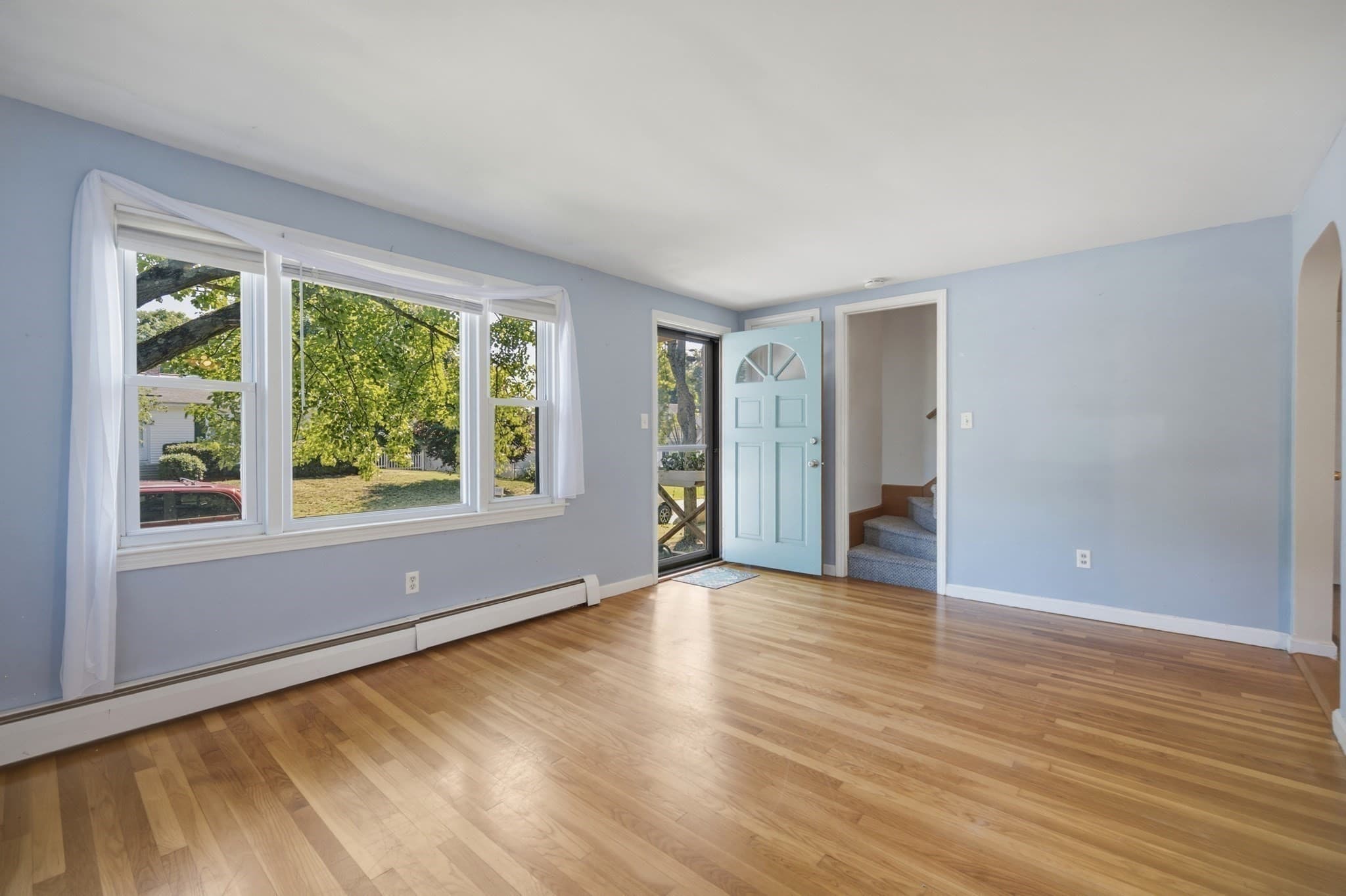 Single Family Residence at 26 Sunset Rd, Dracut MA 01826, photo 5 of 40