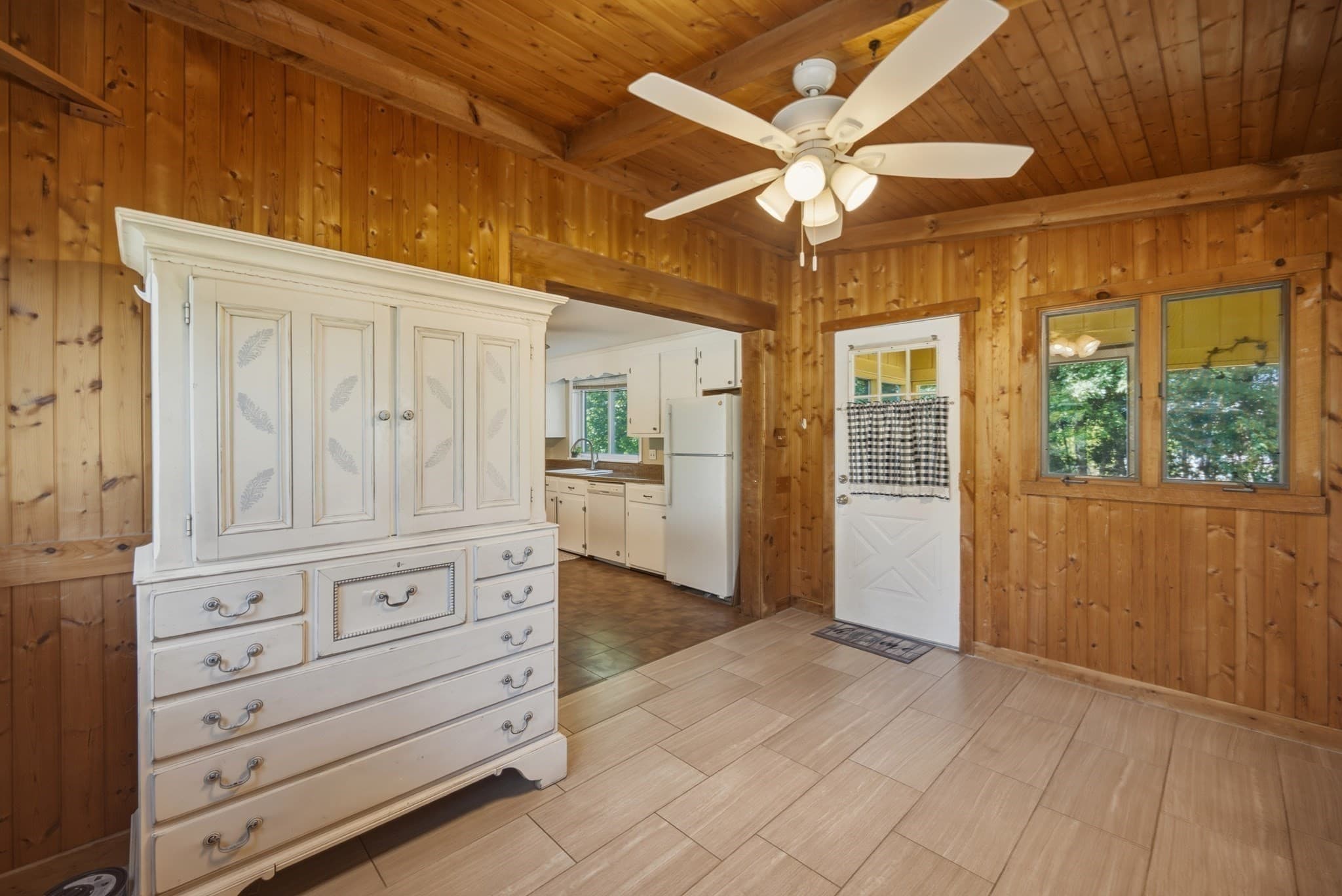 Single Family Residence at 26 Sunset Rd, Dracut MA 01826, photo 11 of 40