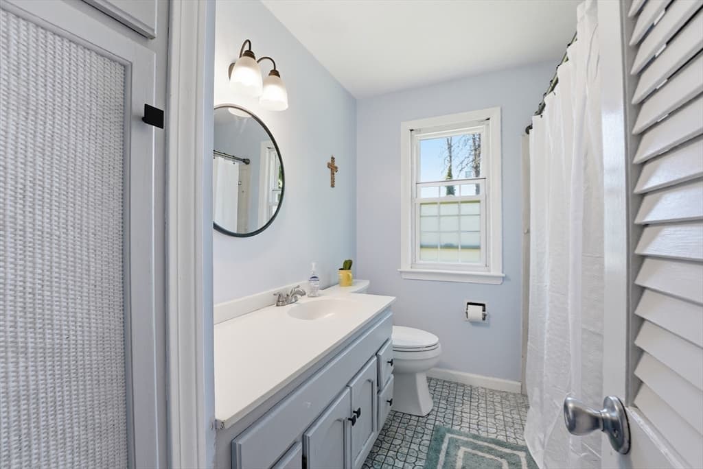 Single Family Residence at 375 River Rd, Agawam MA 01001, photo 20 of 33