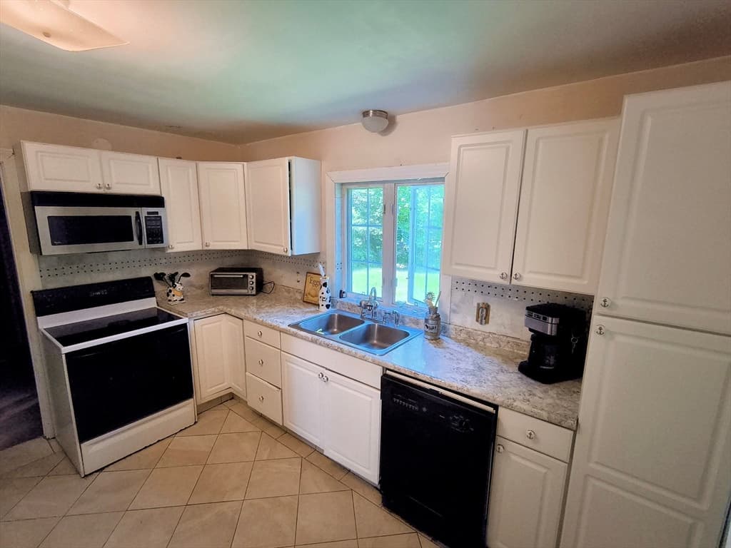 Single Family Residence at 4 Pleasant St, Plainville MA 02762, Plainville, photo 5 of 17