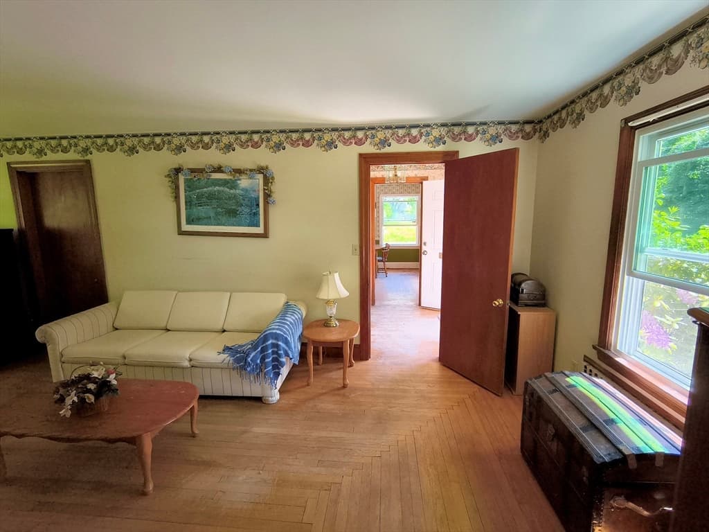 Single Family Residence at 4 Pleasant St, Plainville MA 02762, Plainville, photo 10 of 17