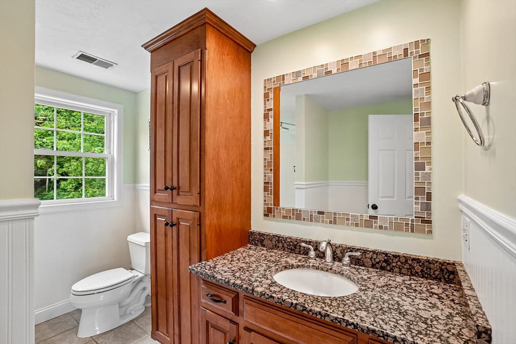Single Family Residence at 349 Summer St, Franklin MA 02038, photo 14 of 21