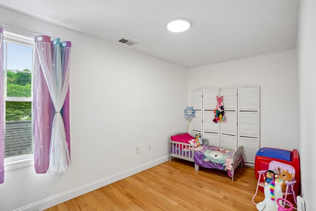 Single Family Residence at 349 Summer St, Franklin MA 02038, photo 18 of 21