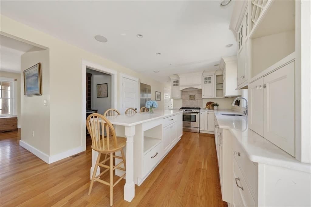 Single Family Residence at 33 Oceanside Drive, Scituate MA 02066, Scituate, photo 12 of 42