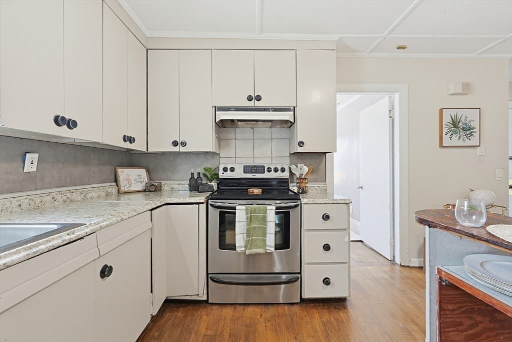 Condominium at 184 Ocean Ave W # 1, Salem MA 01970, photo 6 of 32