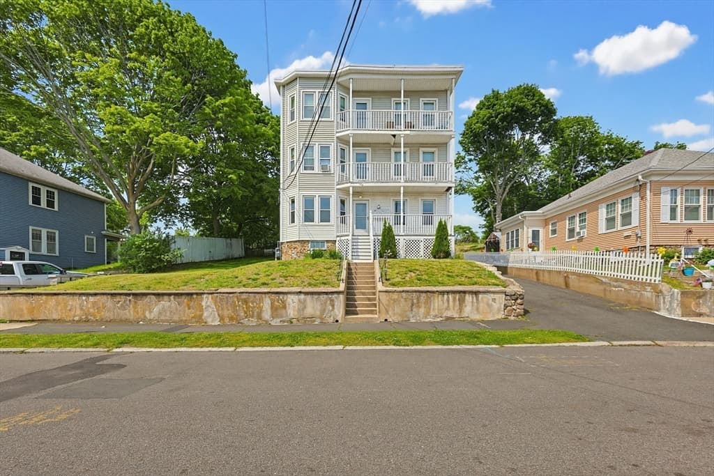 Condominium at 184 Ocean Ave W # 1, Salem MA 01970, photo 28 of 32